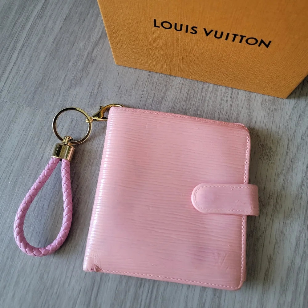 🛍Final Price🛍 Authentic Louis Vuitton Epi Wallet With Box
